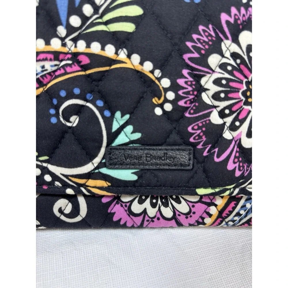 Vera Bradley Trifold Wallet Clutch Black‎ Paisley Floral Print Wristlet Quilted